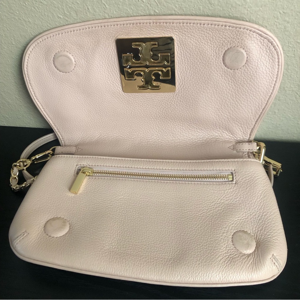 Tory Burch Britten Pale Pink Leather Crossbody Clutch Bag - Picture 6 of 15